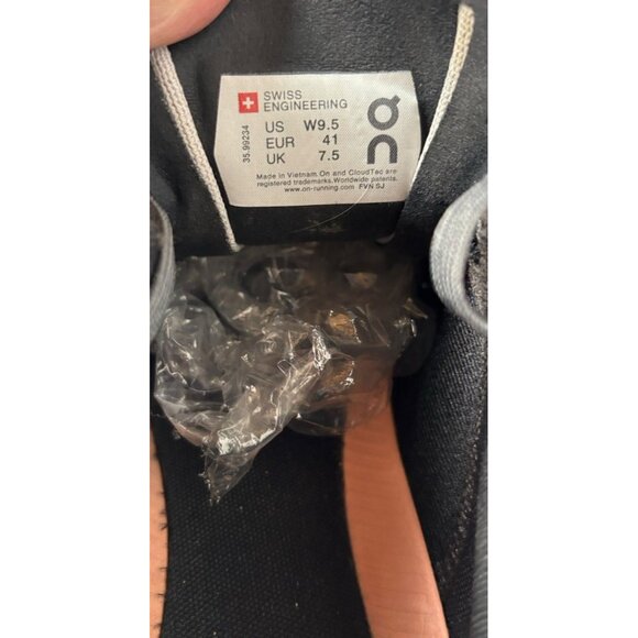 On Cloud CloudFlow 3.0 Rock Rose Womens Size 9.5 Running Shoes Gorpcore - Picture 6 of 8